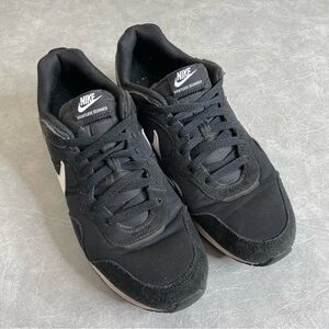 Nike Venture Runner Men's Black Sneakers